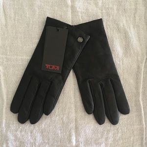 TUMI leather rivet gloves